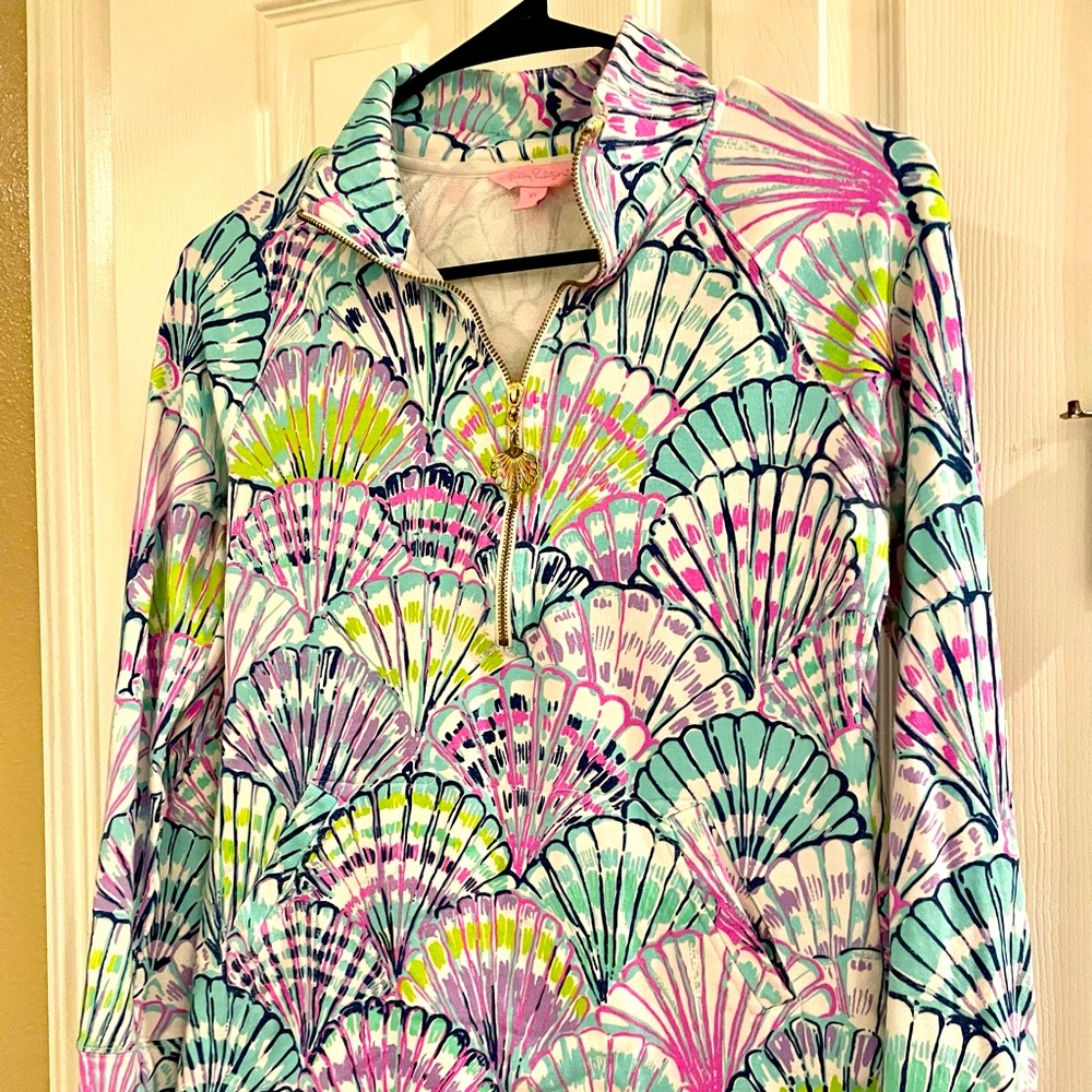 Beachy pull over. Lilly Pulitzer xs.